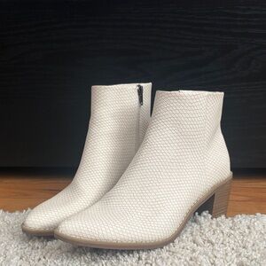 Elegant White Ankle Boots